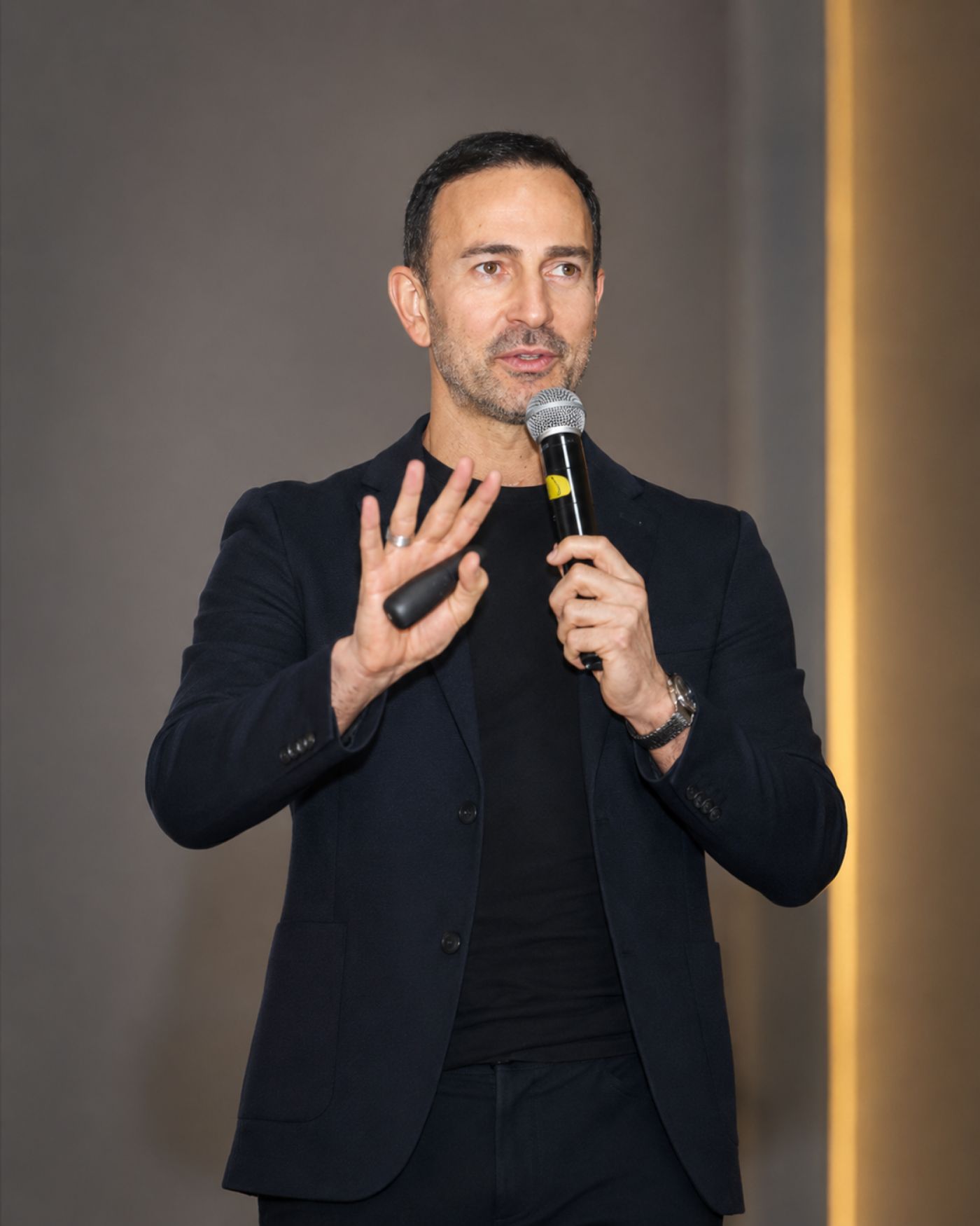 Dr. César  Chaves Oliveira